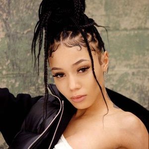 Meet your Posher, Zoe